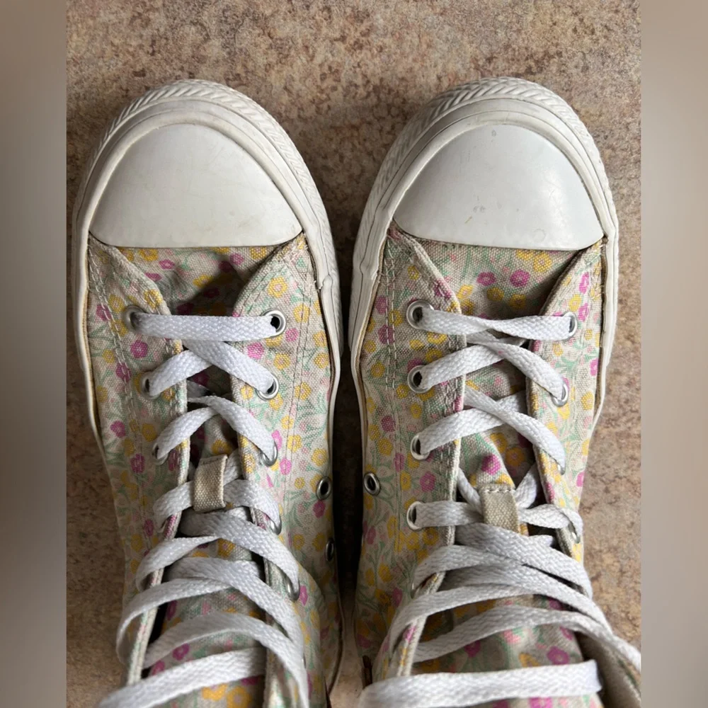 Converse spring pastel floral high tops in size US 5/EU 37.5 - Picture 6 of 9